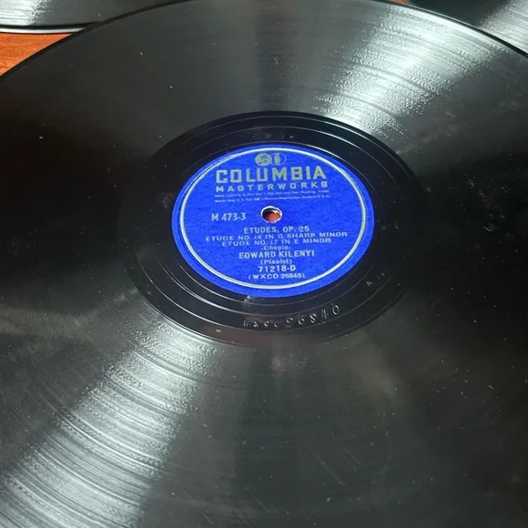 Edward Kilenyi performing Chopin's Études, Op. 25. Columbia Records